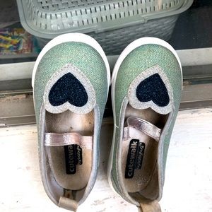Combo beautiful of 3 shoes and 1 sandle of baby girl 2-3years